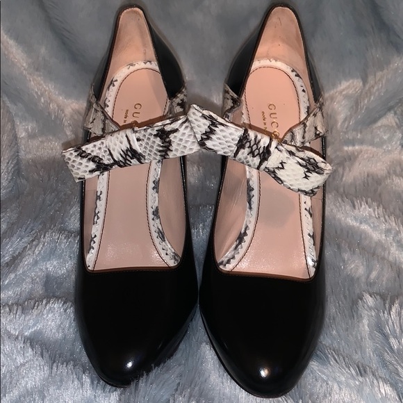 Gucci Patent Snakeskin Bow Leather Mary Jane Pumps - Picture 2 of 5